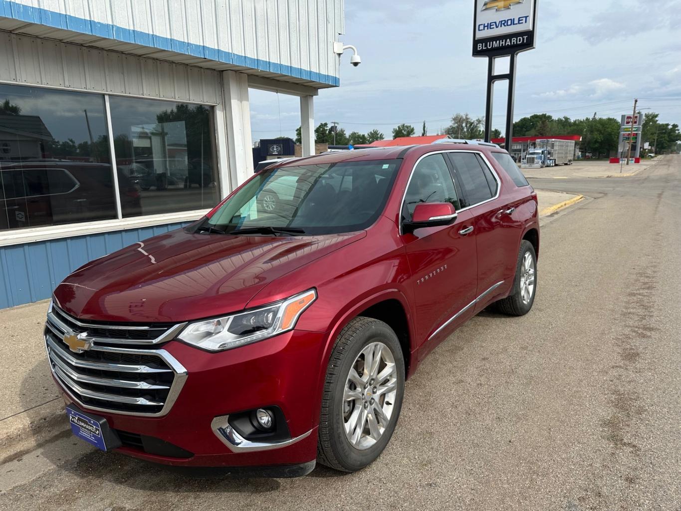 Used 2020 Chevrolet Traverse High Country with VIN 1GNEVNKW4LJ281585 for sale in Ellendale, ND